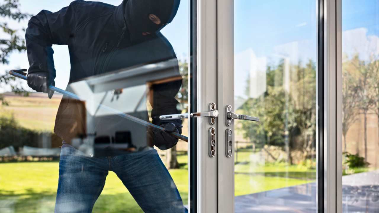 Enhancing Home Security with Aluminum Doors and Windows